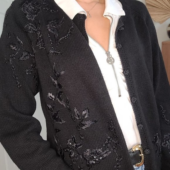 HEIRLOOM COLLECTIBLES BLACK EMBROIDERED KNITTED PADDED CARDIGAN - Picture 5 of 7